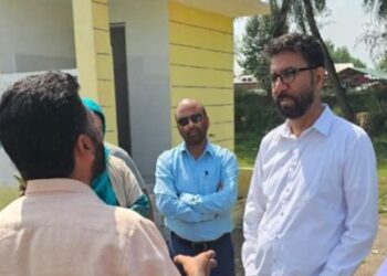 Dir RDD tours Bla, takes stock of different projects under SBM-G, MGNREGA
