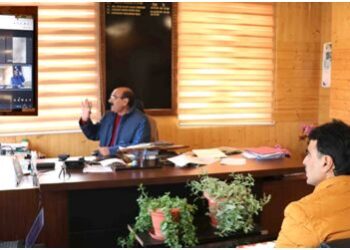Dir Horticulture reviews functioning of deptt in Ramban & Udhampur Distts