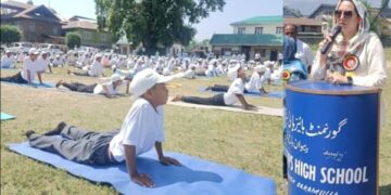 Mega functions held across Kashmir to celebrate ‘Int’l Day of Yoga -2023’; Distt heads lead the Yoga sessions