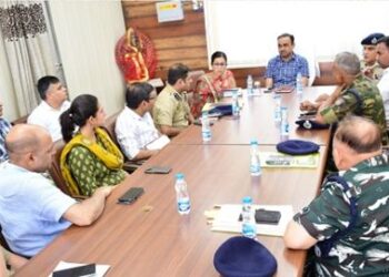 Div Com-(J) visits Yatri Niwas to inspect Amarnath Yatra arrangements