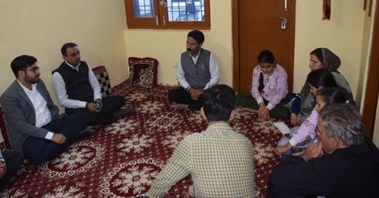 Div Com Jammu, Additional Secy LG Sectt visit Sunil Pandit’s family in Jammu