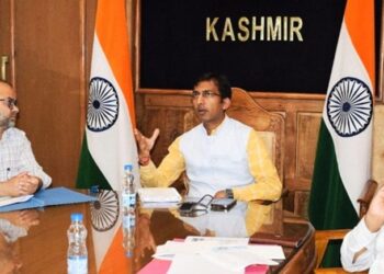 Div Com-(K) reviews implementation of CSS, UT schemes by Agriculture, Sericulture deptts
