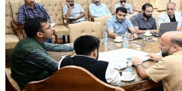 Div Com Kashmir Chairs Meeting to address issues related to Medicity