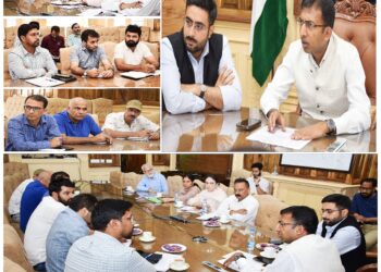 Div Com Kashmir chairs meeting to address Potable Water Issues of Railway authorities