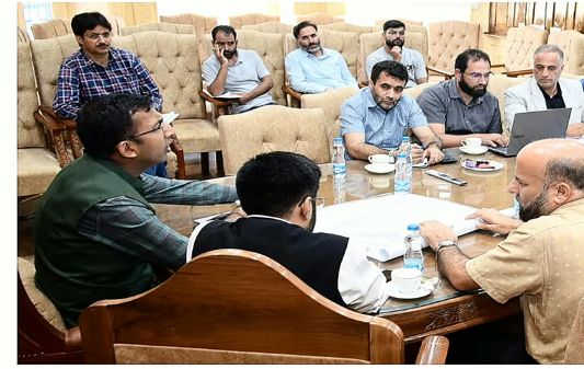 Div Com Kashmir Chairs Meeting to address issues related to Medicity
