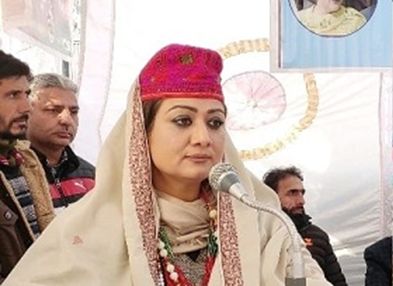 Dr Hina hat visits B’pora, participates in awareness Prog at Aragam