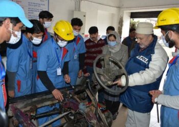 Dr Samoon visits ITI, Polytechnic colleges; interacts with faculty, students