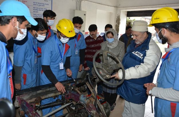 Dr Samoon visits ITI, Polytechnic colleges; interacts with faculty, students
