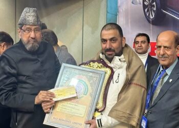 Dr. Naseer Shah among three Hakeems honored for promoting Unani medicine in Kashmir