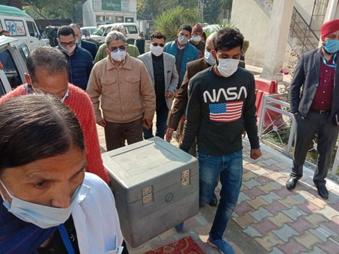Dullo monitors dry-run of Covid 19 vaccination conducted in Jammu, Srinagar, Kulgam