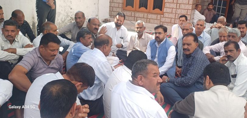 Dy CM, Satish Sharma attend last rites of Martyr Jagbir Singh