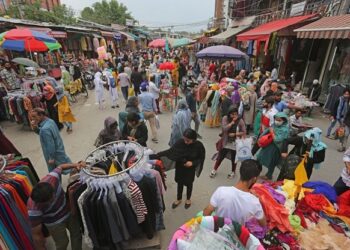 Crowds swarm at markets for Eid shopping in Kashmir