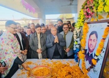 Javed Rana, Satish Sharma pay tributes to Late Madan Lal Sharma on his 5th death anniversary