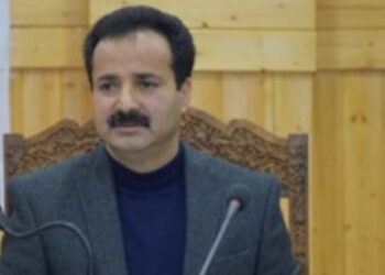 VBS Yatra: Comr Secy FCS&CA visits B’pora