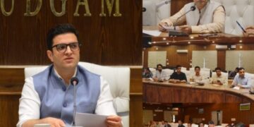 DC Budgam chairs 5th District Cooperative Development Committee meeting