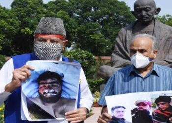 NC MPs protest Fake encounter, custodial killing at Parliament