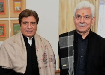 Film Actor Raj Babbar & Former MP calls on LG