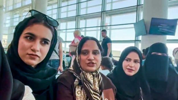 First Batch of Indian Students in Iran Begins Return Journey via Armenia