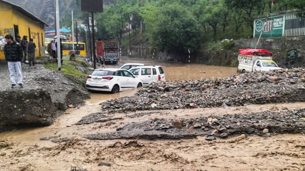 Flash floods hit multiple areas as rains bring down mercury in Kashmir