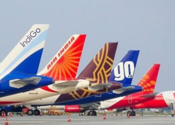 Fog hits Air Traffic: 12 flights cancelled, 18 delayed at Srinagar, Jammu Airports