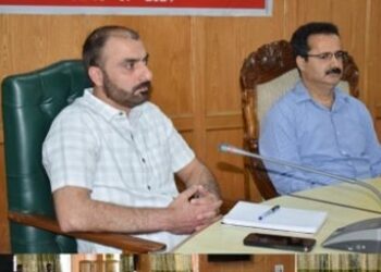 Zubair Reiterates Govt’s Commitment To Enhance Public Services At Public Drabar In Pulwama