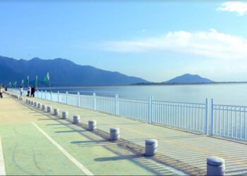 Foreshore Road: The Sparkling Jewel Along Dal Lake in Srinagar