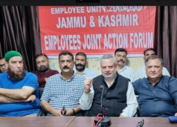 GEJAF, EJCC leader seek meeting with LG Sinha on Pending demands of J&K Employees