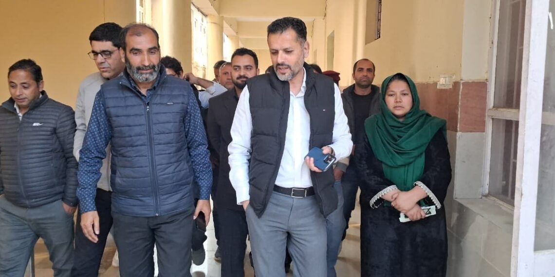 DHS Jammu undertakes comprehensive review of Health facilities in Rajouri Distt