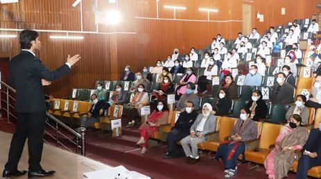 GMC Jammu organises motivational lecture on ‘super positivity’