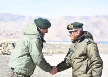 GOC Reviews Operational Preparedness In Forward Areas In Ladakh