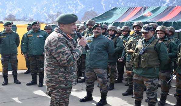 GOC White Knight Corps reviews security scenario in Kishtwar