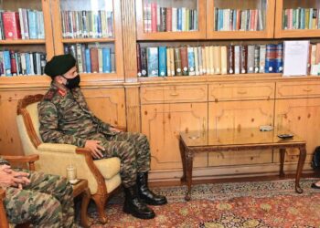 GOC Northern Command calls on LG Sinha