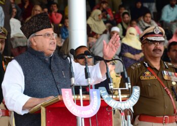 Governor pays rich tributes to martyrs on Police Commemoration Day