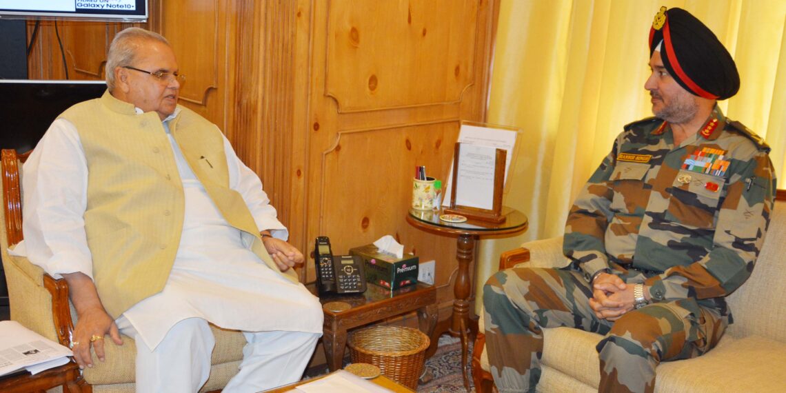 Northern Army Commander meets Governor