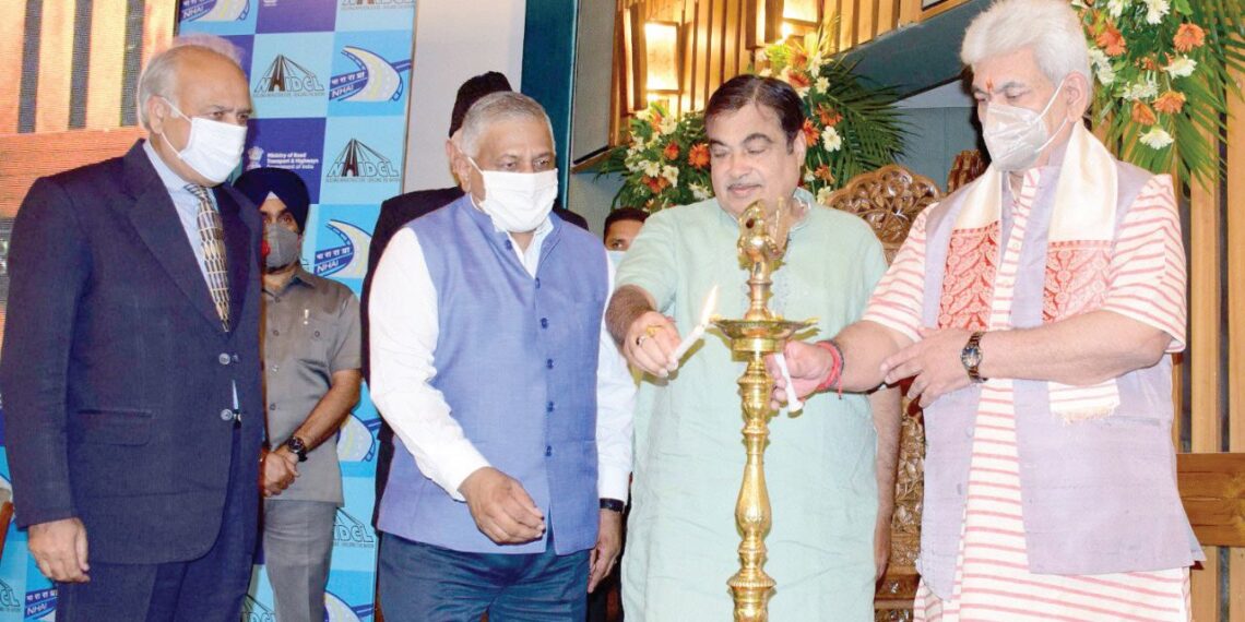 Union MoRTH Gadkari, LG lay foundation for 4 National Highway Projects