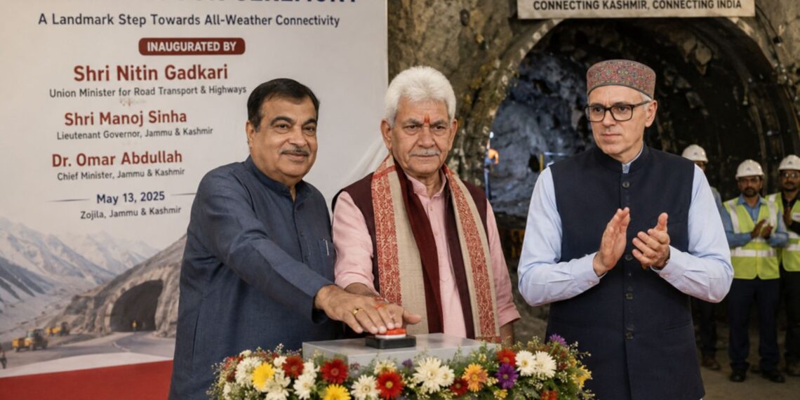 Gadkari, Sinha, Omar Bridge Kashmir Via Zojila Tunnel