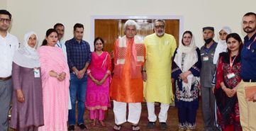 Union Minister Giriraj Singh, LG Sinha Hand over National Panchayat Awards to PRIs of J&K