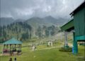 Tourist movement curbed towards Mulbangil–Batoo route near Gulmarg