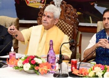 LG chairs review meeting of Distt Admin Srinagar & SMC, e-inaugurates Dev Projects worth 65.15 Cr