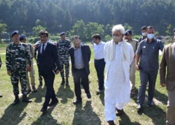 LG inspects facilities on yatra routes, Reviews Preparedness of all Stakeholder Deptts