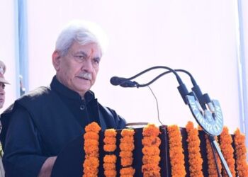 LG inaugurates SARAS Aajeevika Mela in Jmu