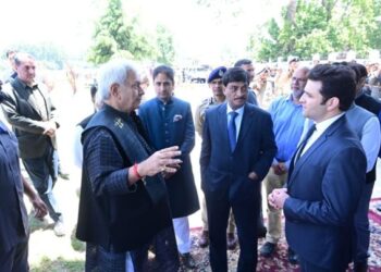LG inaugurates, dedicates Jhelum Rajbagh Riverfront to public, congratulates people for majestic waterfront