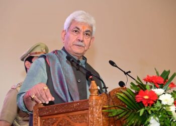 LG honours finest teachers across J&K with Awards