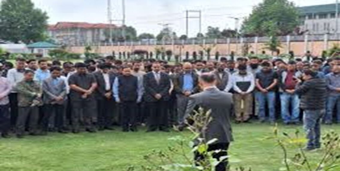 Pahalgam attack: Govt employees observe 2-minute silence
