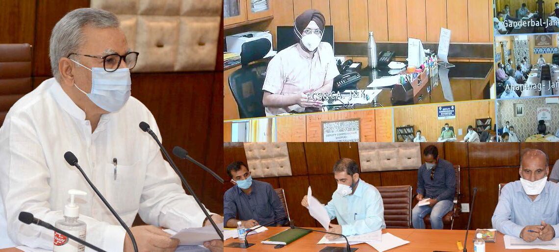 Govt to book defaulters under stringent laws to check essential commodities’ prices: Advisor Khan