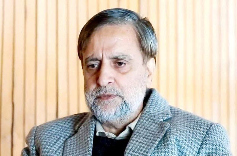MP Mian Altaf escapes unhurt after landslide hits vehicle on Jammu-Poonch highway