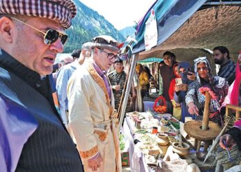 CM Omar attends National Tribal Festival at Gurez