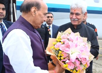 LG Manoj Sinha Receives Defence Minister Rajnath Singh at Srinagar Airport