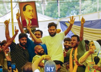Pradhan’s resignation sparks celebration at Jantar Mantar; CJP continues protest, calls for candle march