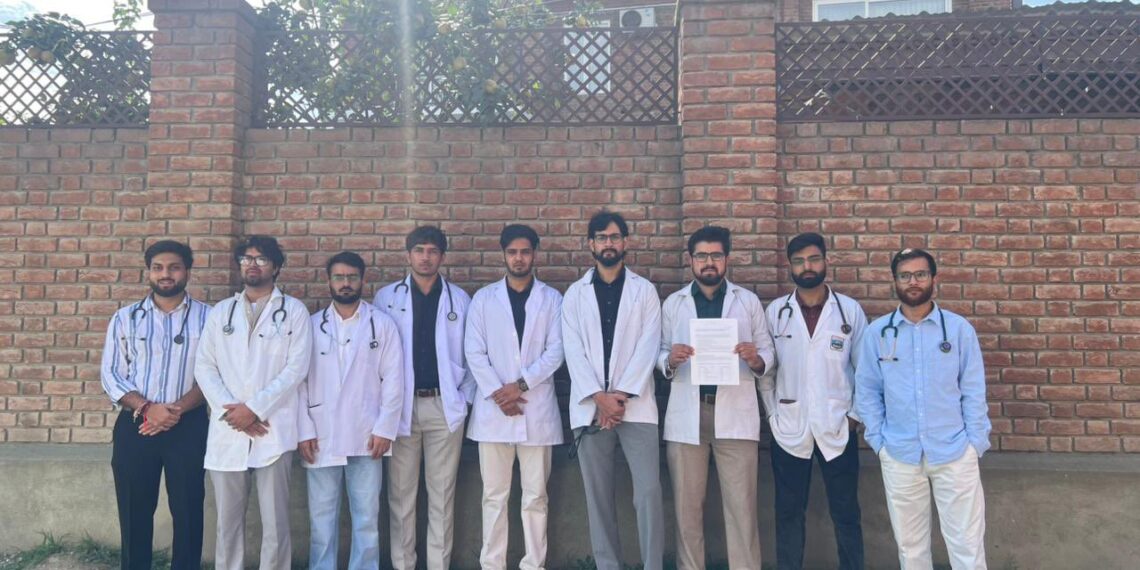 Amid protest, intern doctors to meet Health Minister at CM’s office